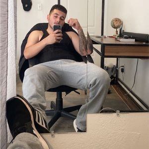 Meet your Posher, Jonathan